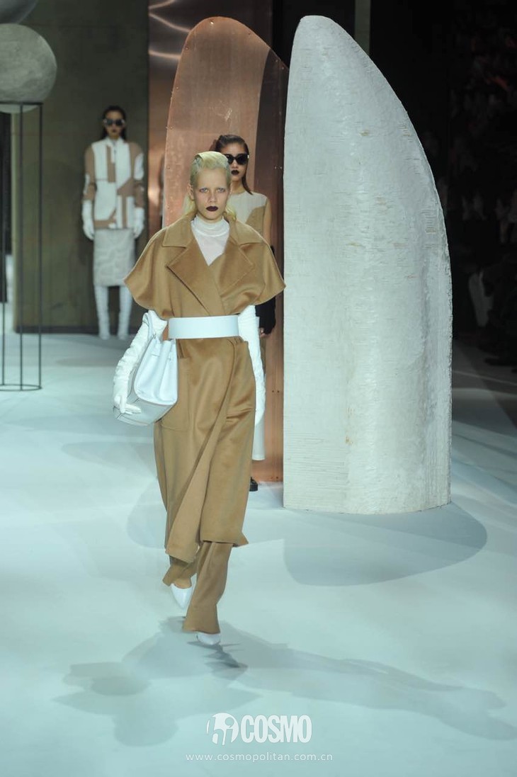 唐嫣江疏影同款,唐嫣江疏影穿搭图片