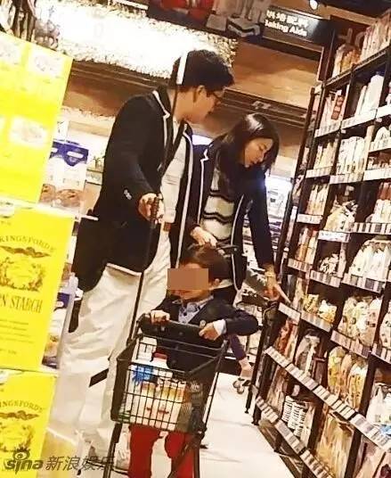 郭晶晶霍启刚逛超市视频,霍启刚郭晶晶逛街买菜