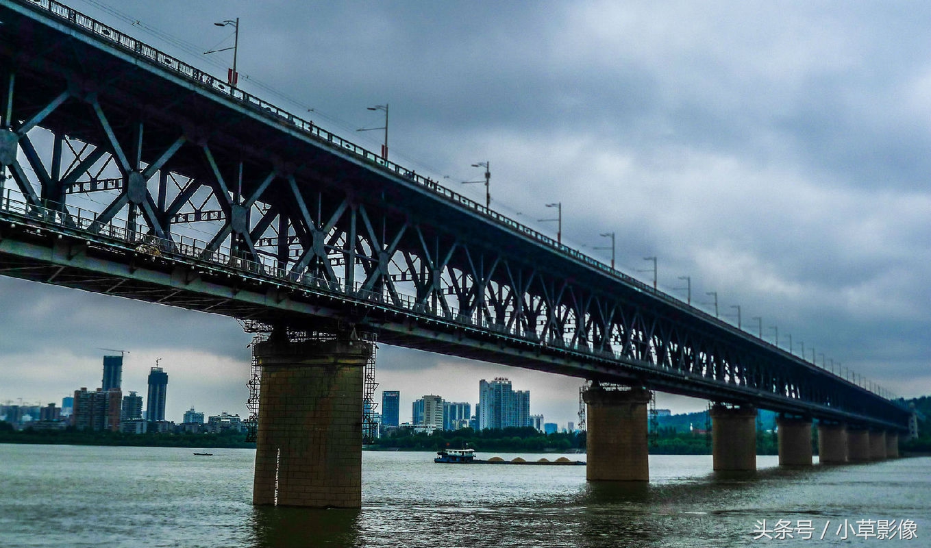 录像基础知识入门构图,入门单反拍照构图技巧