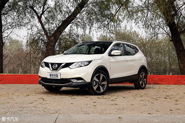 爱卡汽车,逍客经典2.0舒适版上路测试