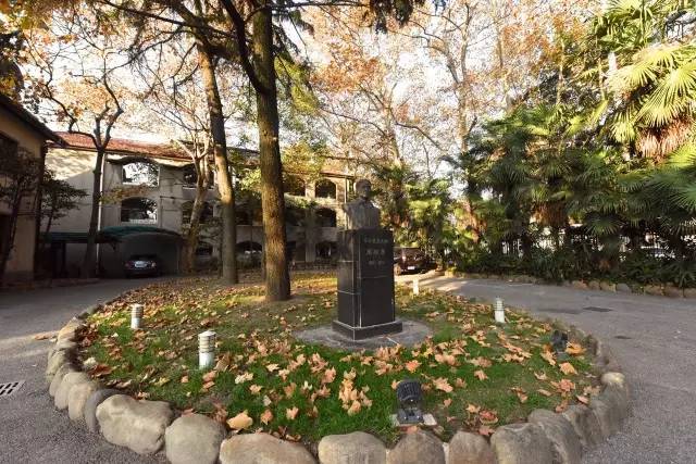 你恨谁就转给谁吧！到岳阳路看蒙古大叔，跟俞菱吃希腊大餐