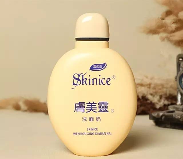 推荐一下最近很火的护肤品 (最近朋友推荐一款很好用的护肤品)