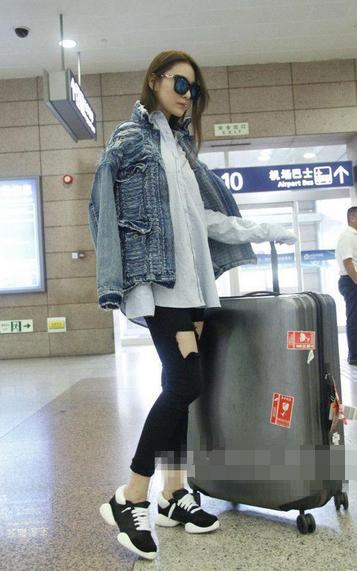 张馨予穿军装比范冰冰还漂亮,张馨予光头造型美过范冰冰