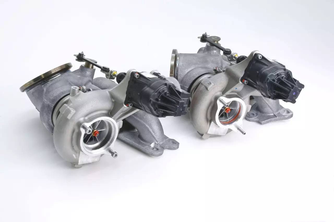 新款宝马m4与老款m4赛道测试,最速敞篷车宝马m4convertible