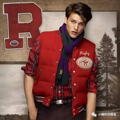 中长款带帽羽绒背心叠穿搭配,羽绒背心加袖子