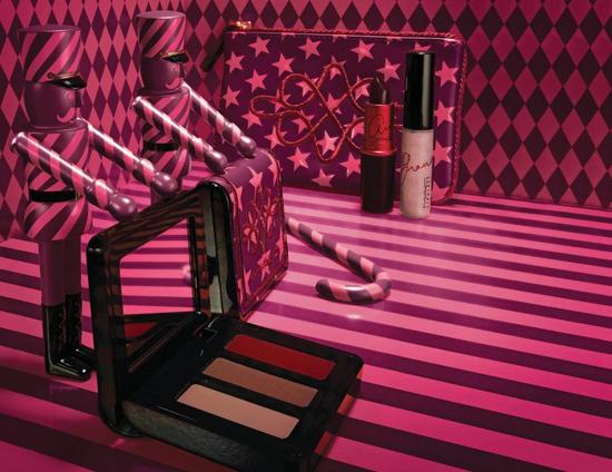 买不到YSL星辰我不哭了，因为M.A.C的圣诞彩妆太美了！