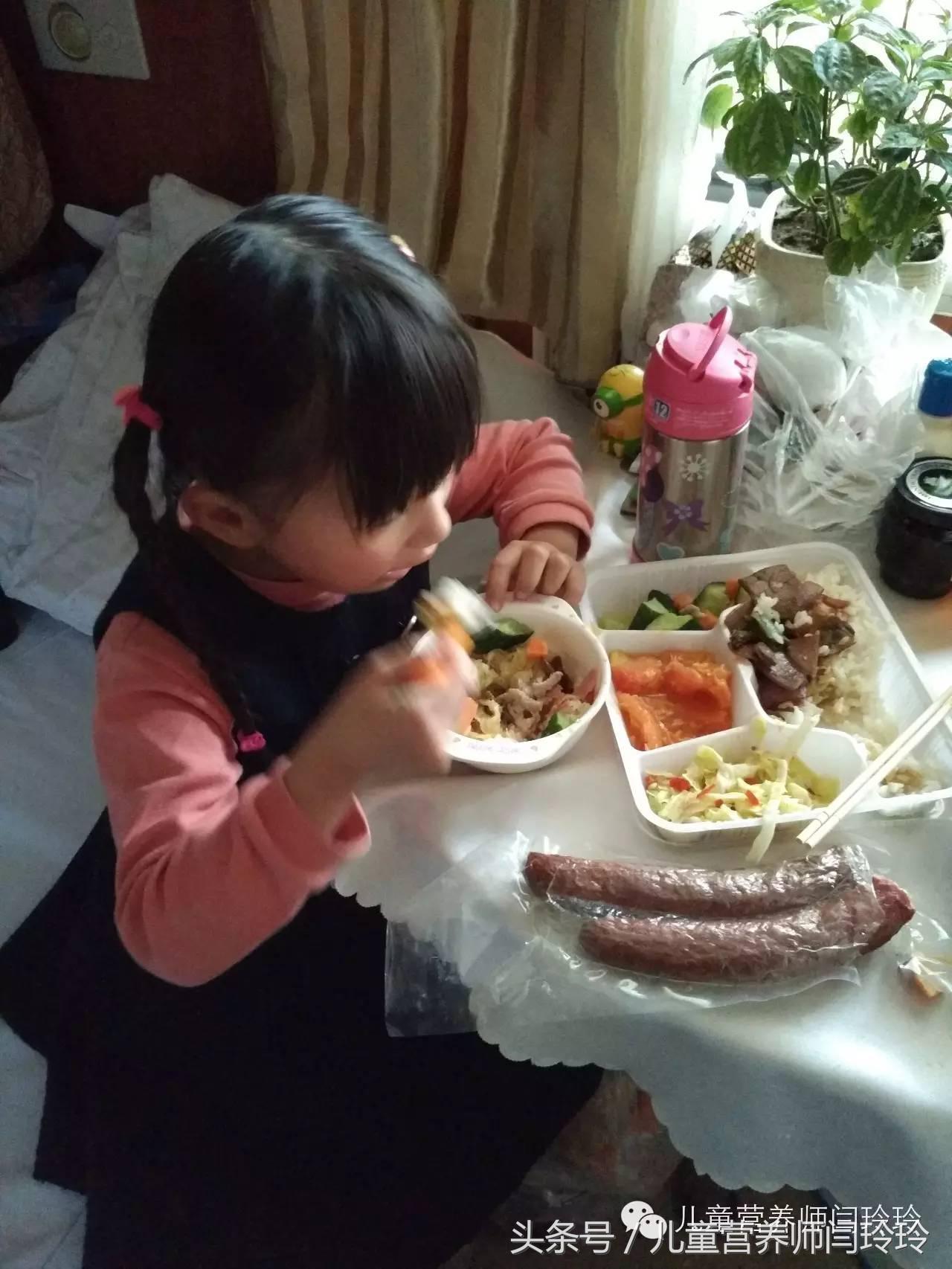 远嫁小女抢到回家车票 (远嫁回娘家抢到车票的说说)