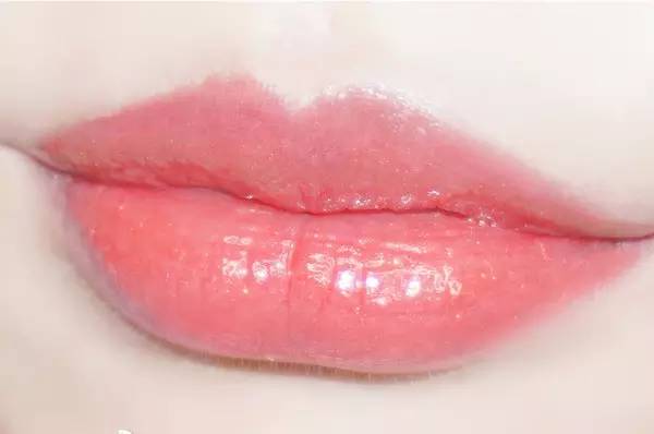 唐嫣口红色蓝调正红,唐嫣推荐的口红