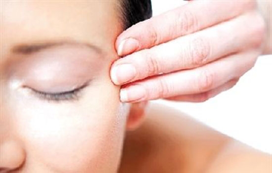 抬头纹严重显老态,抬头纹为什么很年轻就那么深