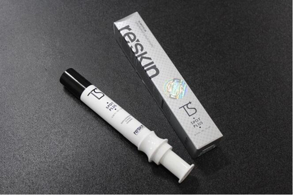 右脸长痘痘是什么原因_怎样快速消除痘痘