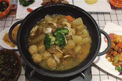 在南宁，玩转香港美食一道大盆菜就能让你吃到精髓！