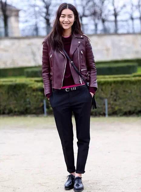 直筒小脚裤穿搭街拍,尖头鞋小脚裤穿搭街拍