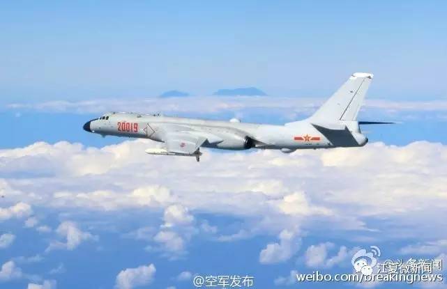 醉汉找口吃大爷指挥倒车，结果……