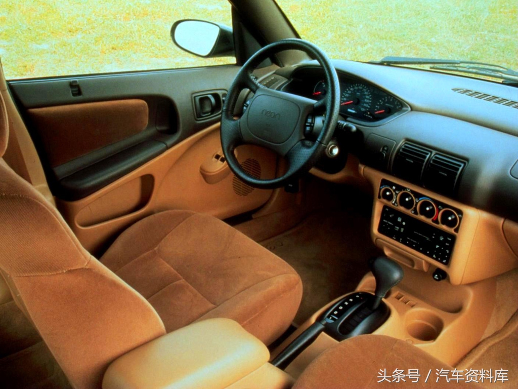 克莱斯勒彩虹车型,90年代克莱斯勒轿车