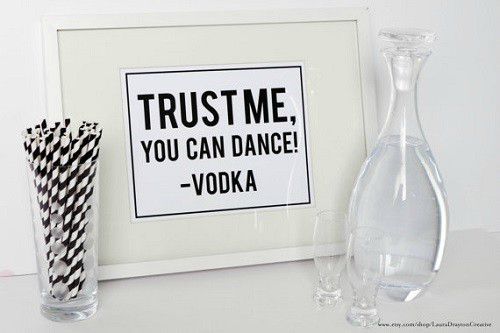 为你指向幸福的10个婚礼路引牌