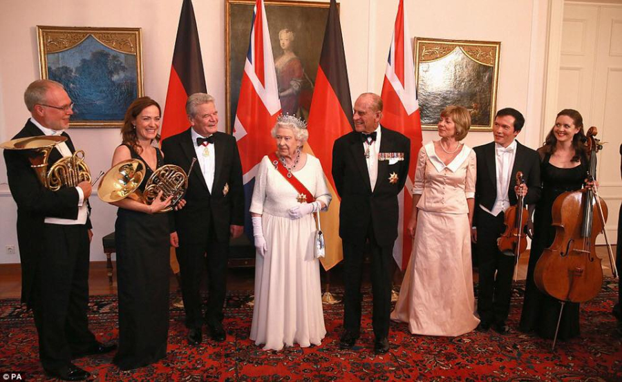 做核磁共振半道跑出来的多吗,做核磁共振途中为什么要推针水