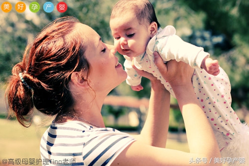 小宝宝只让妈妈抱怎么办,小宝宝抱着不哭一放下就哭怎么办