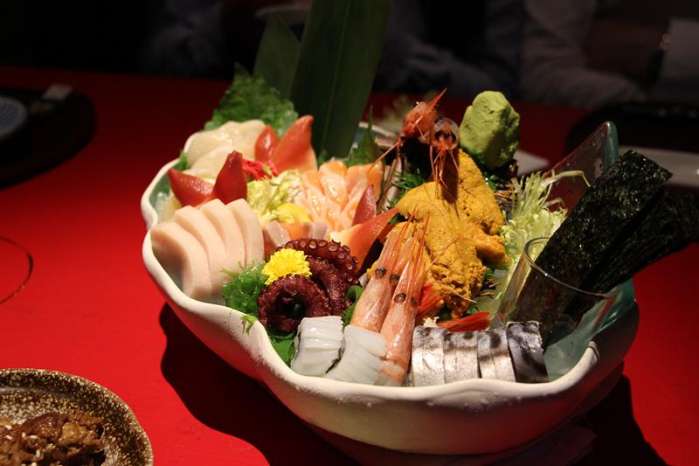 一家私人俱乐部画风的日料店