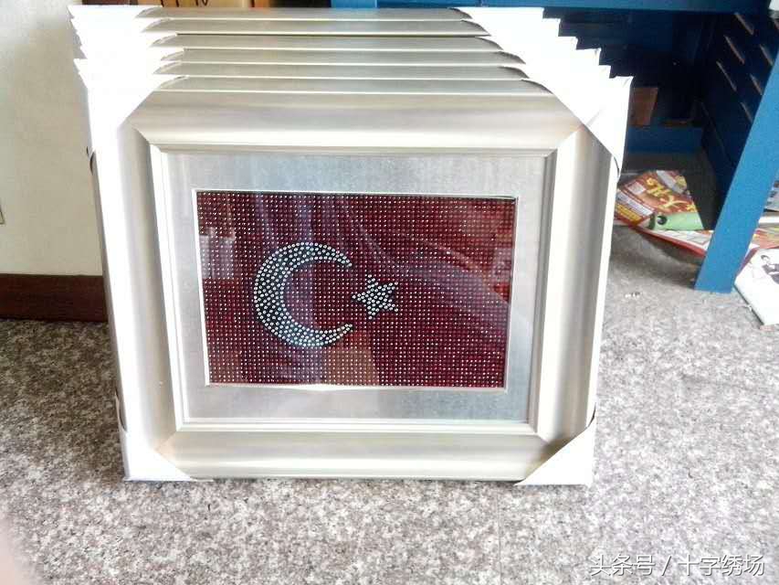 雄峰万里舞长龙！2017更向前！框福工艺祝大家开年大吉！