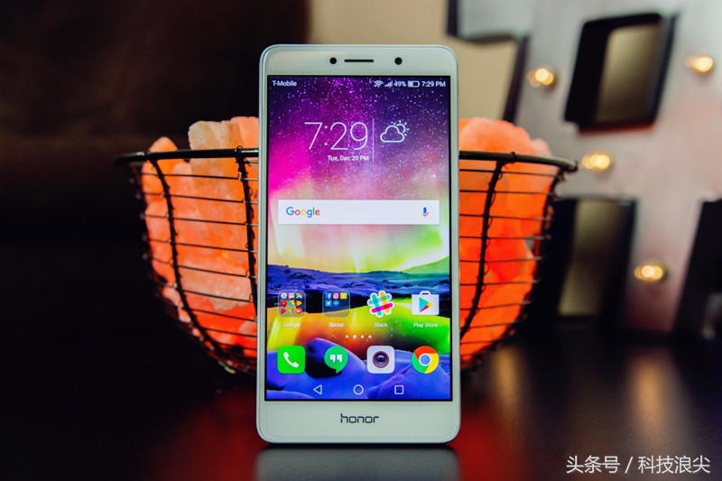 外媒华为荣耀6X评测：荣耀系列一直以来是高质量低价的代表