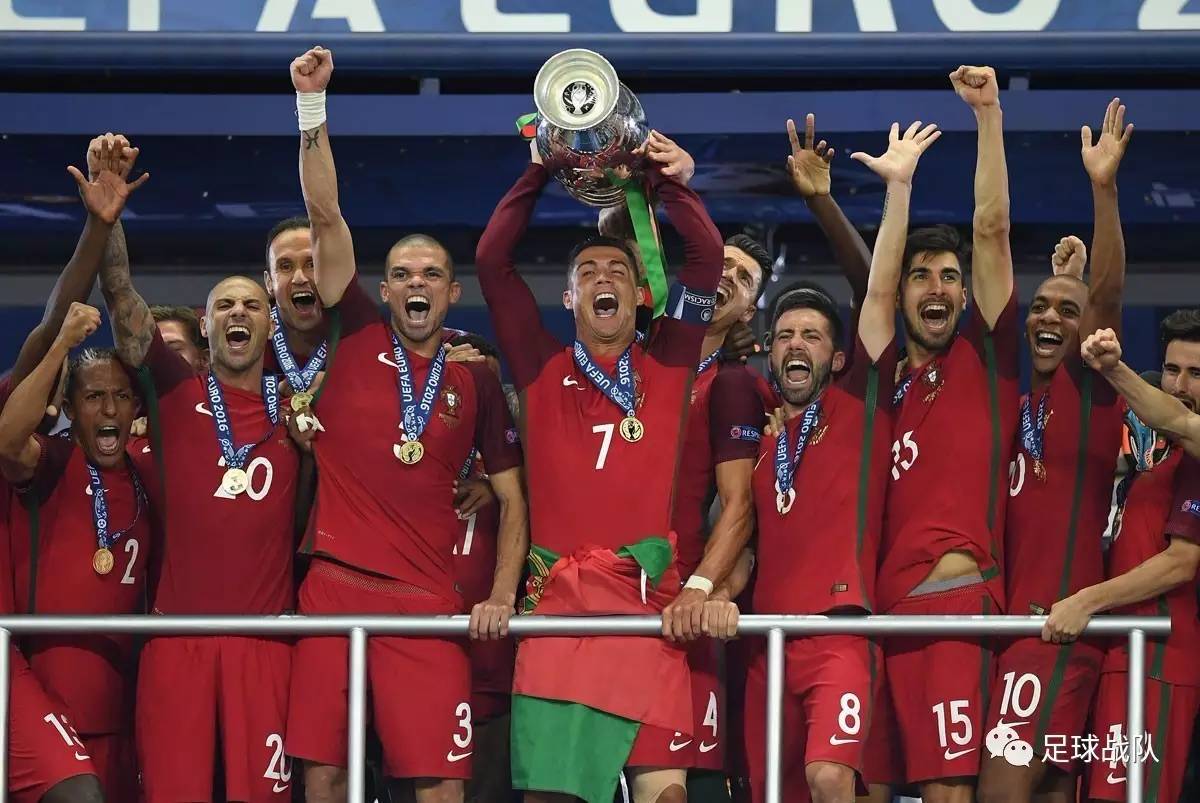 交织爱与痛盘点2016足坛十大事件,2022年足坛十大新闻