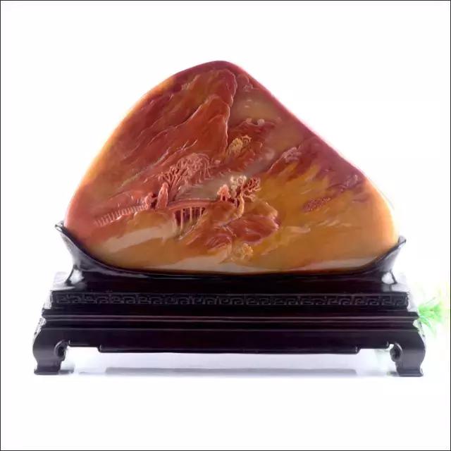 把玩在手心上的国色，黄龙玉的玩赏。爱不释手的玉兰！