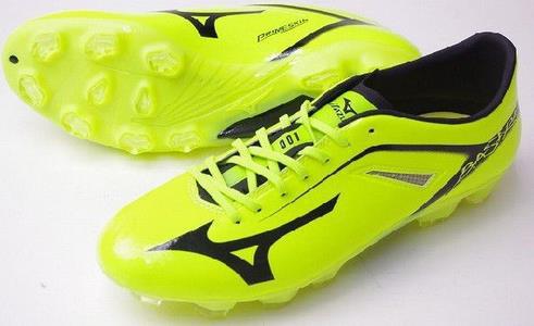 女生后卫足球鞋推荐实战,足球鞋应该怎么选最合适