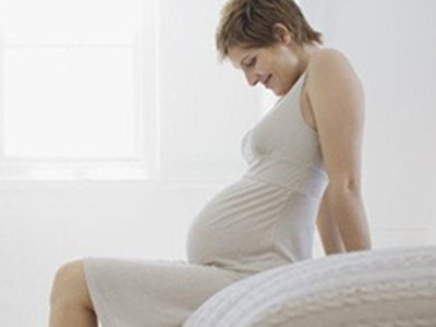 孕九周怎么自我判断胎儿正常发育,孕5月胎儿怎样最舒服