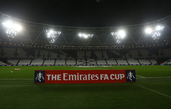 曼城为什么不使用足总杯臂章,足总杯曼城臂章