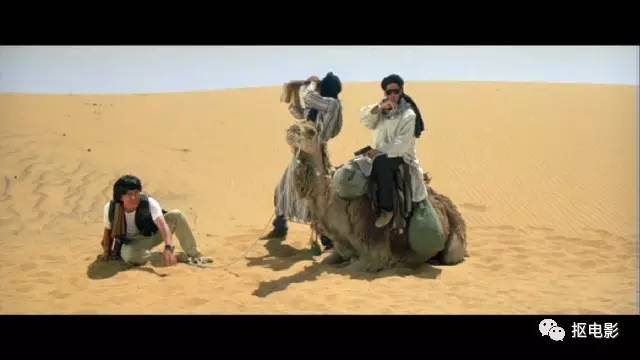 功夫瑜伽成龙和蛇,功夫瑜伽成龙带着狮子飙车