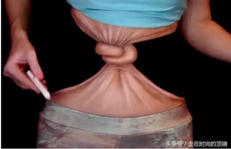 哇！化妆术“擦”掉身体，将腰打结了？