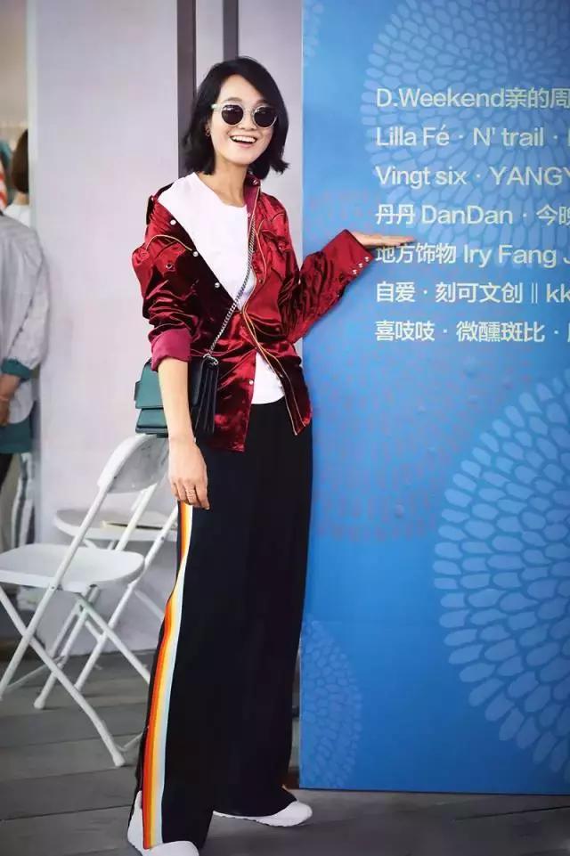 看杨幂职场着装如何搭配,袁姗姗和杨幂同款运动装