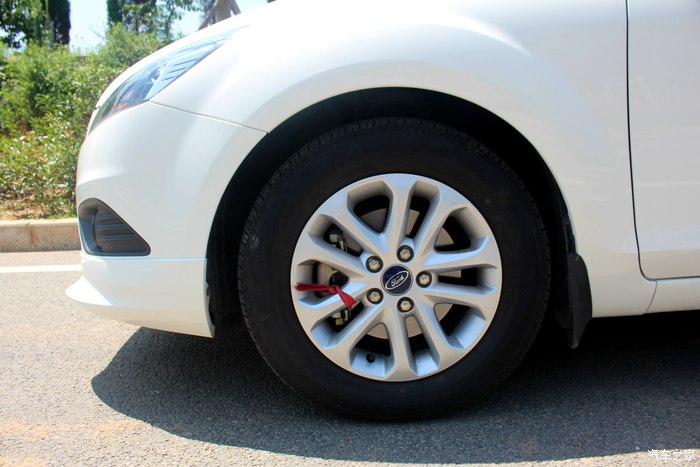 福克斯1.8l手动驾驶体验,经典福克斯1.8用车感受