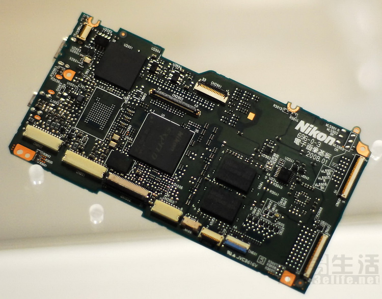 手机拍照不如相机是因为镜头吗,手机拍照与数码相机相比差距