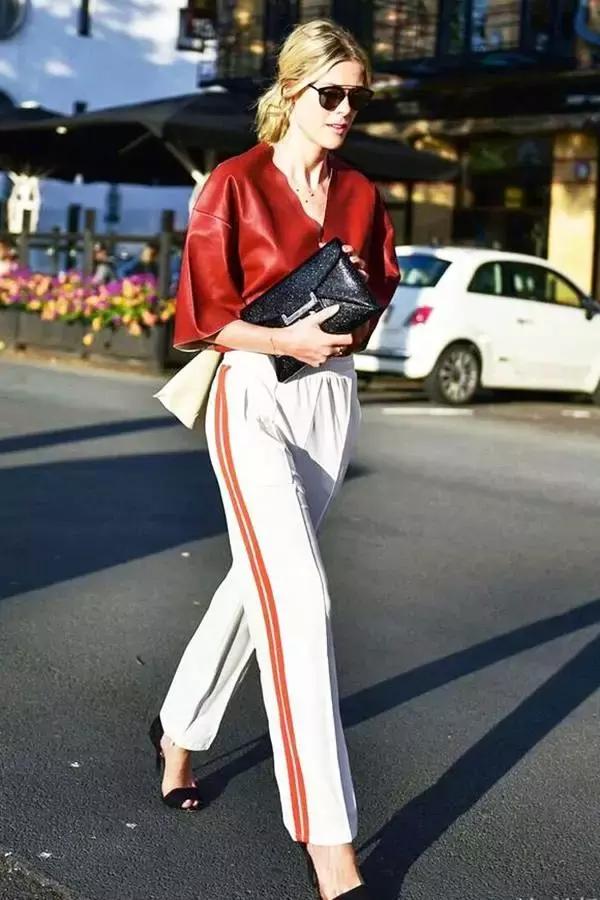 看杨幂职场着装如何搭配,袁姗姗和杨幂同款运动装