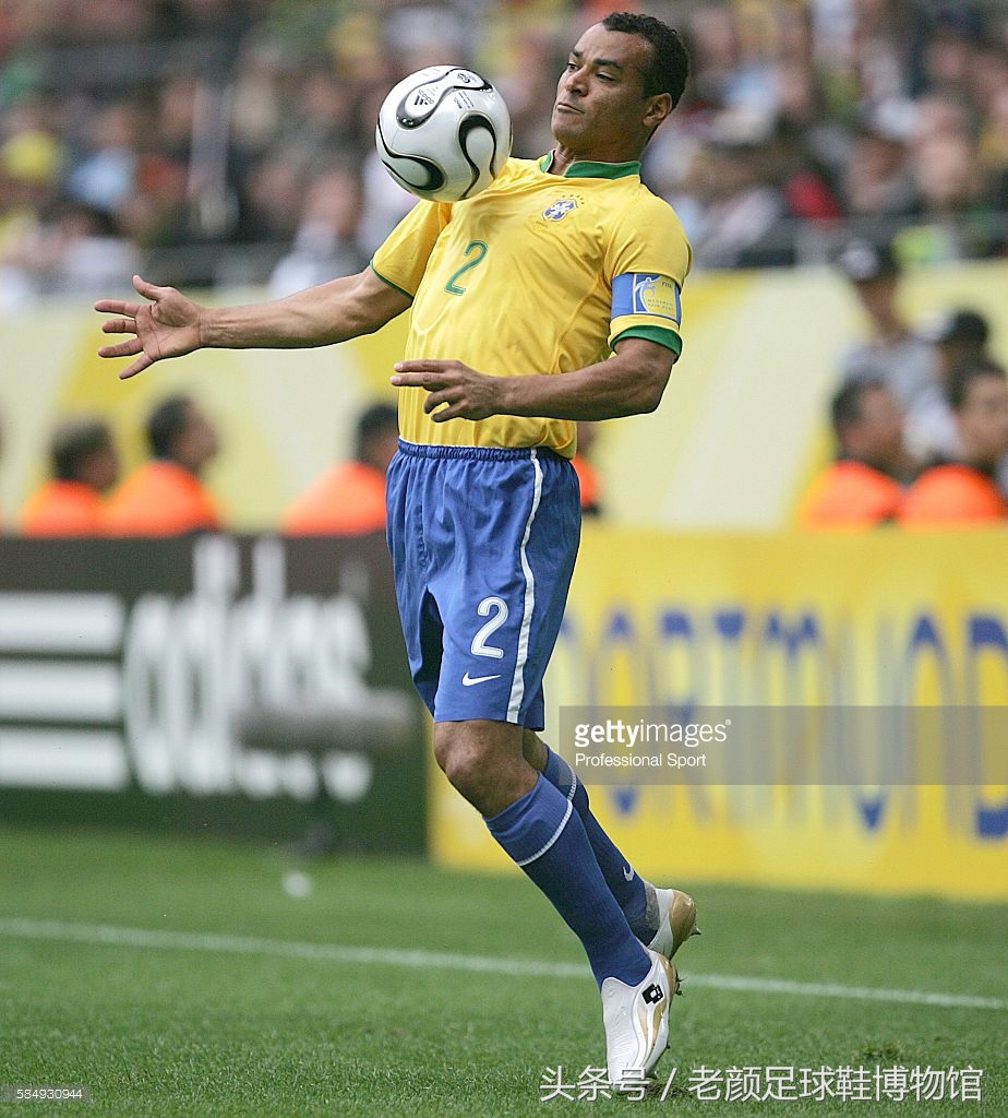 what足球,what鞋是什么牌子