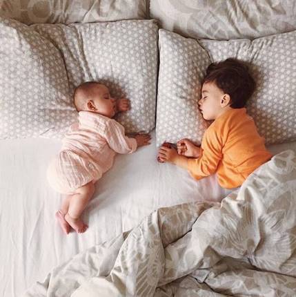 怎样预防宝宝踢被着凉,宝宝睡觉防踢被小妙招