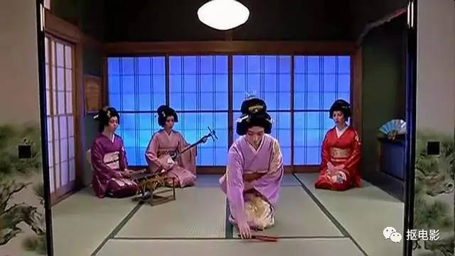 功夫瑜伽成龙和蛇,功夫瑜伽成龙带着狮子飙车