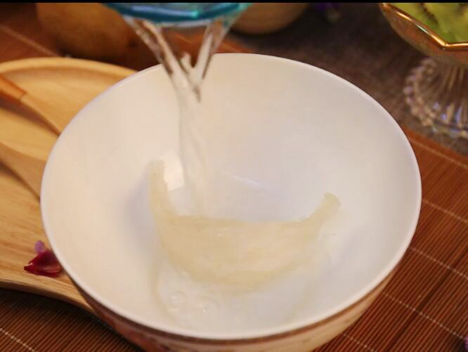 鲜燕窝的正确做法,鲜椰燕窝