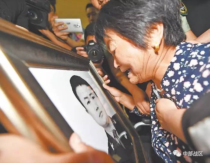 致敬烈士怀念亲人,怀念亲人和逝世的烈士