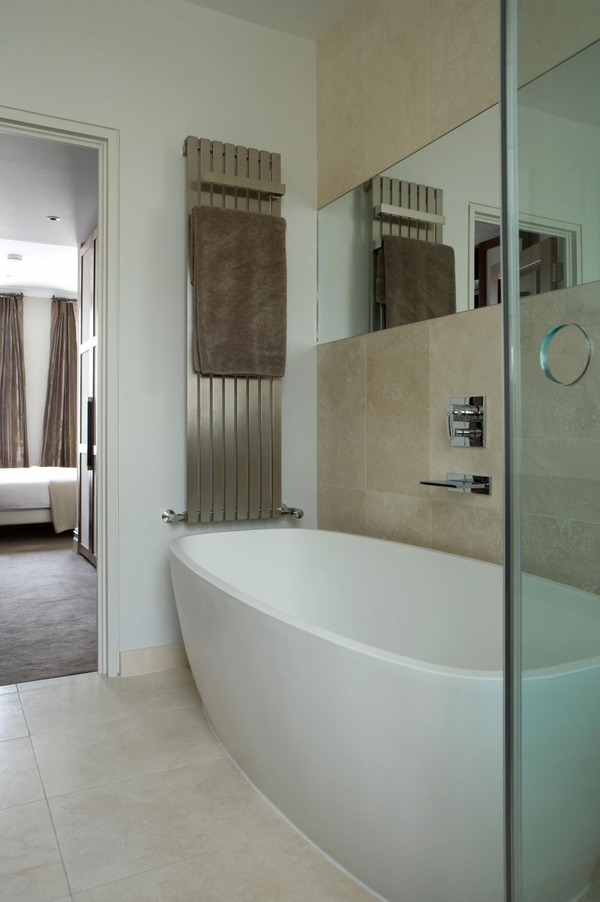 浴缸买大还是买小,浴缸买椭圆还是方的好