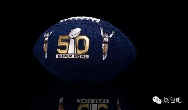 唯物|情人节倒计时,去看50个潮牌出的超级碗纪念球,独一无二