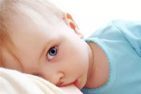 混合喂养怎么母乳越来越少,母乳加奶粉混合喂养对孩子好吗