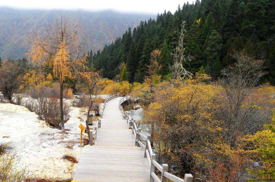 行走在风景里,记录旅游黄龙留下美好回忆