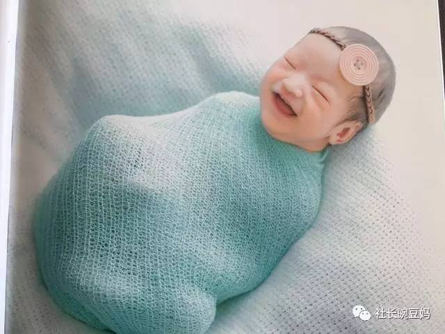 新生儿头睡斜了怎么纠正,新生儿头睡歪了怎么办能长好吗