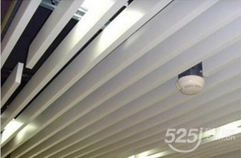 现在天花板装修用什么材料,房间天花板用什么材质