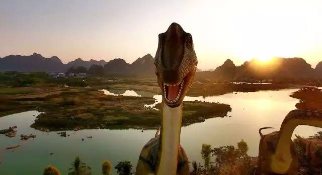 侏罗纪公园中的恐龙,侏罗纪水上乐园出现真实恐龙