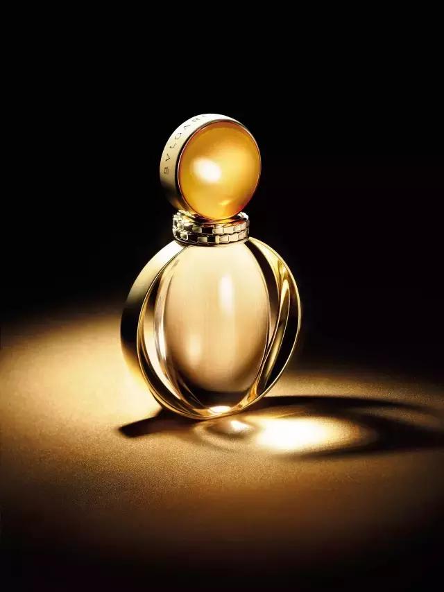 摇身一变行走的荷尔蒙,为你召唤新年新恋情的5款诱人香水