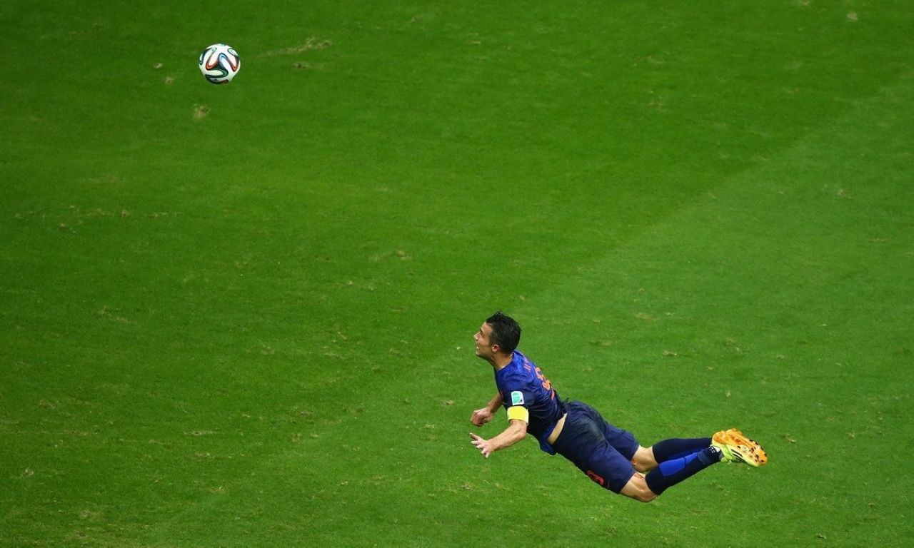 怎么在巴西领养孩子,巴西贫民窟青年想来中国踢球