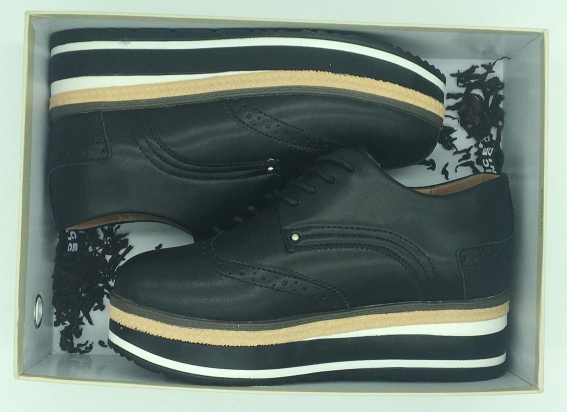 便宜鞋子味道刺鼻是甲醛超标吗,鞋子洗了还是有一股味道怎么办